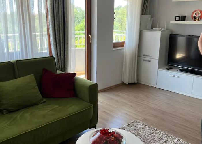 Artificial View * Tirana