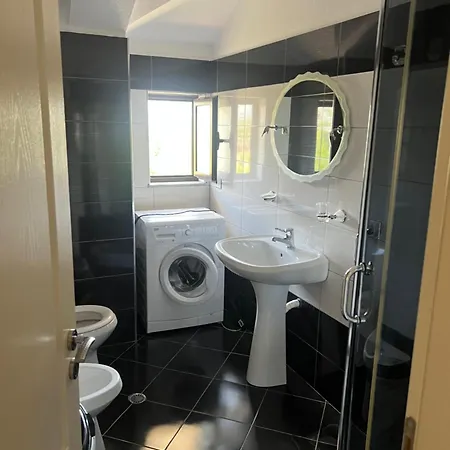 Artificial View Lejlighed Tirana